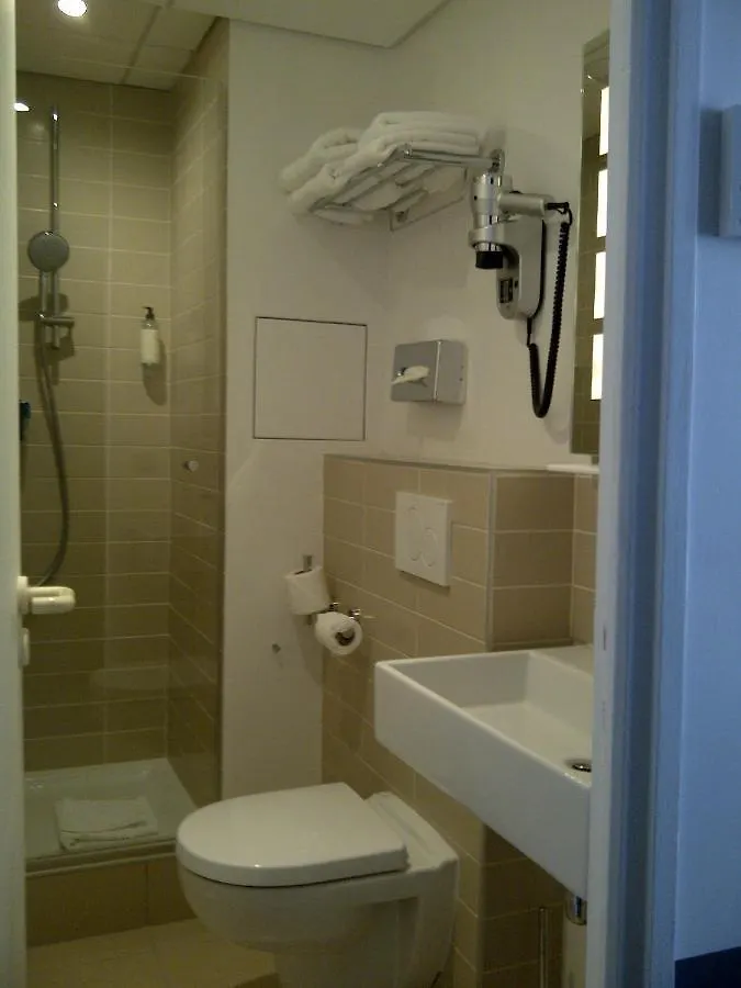 Hotel Contact Alizé Montmartre Paris